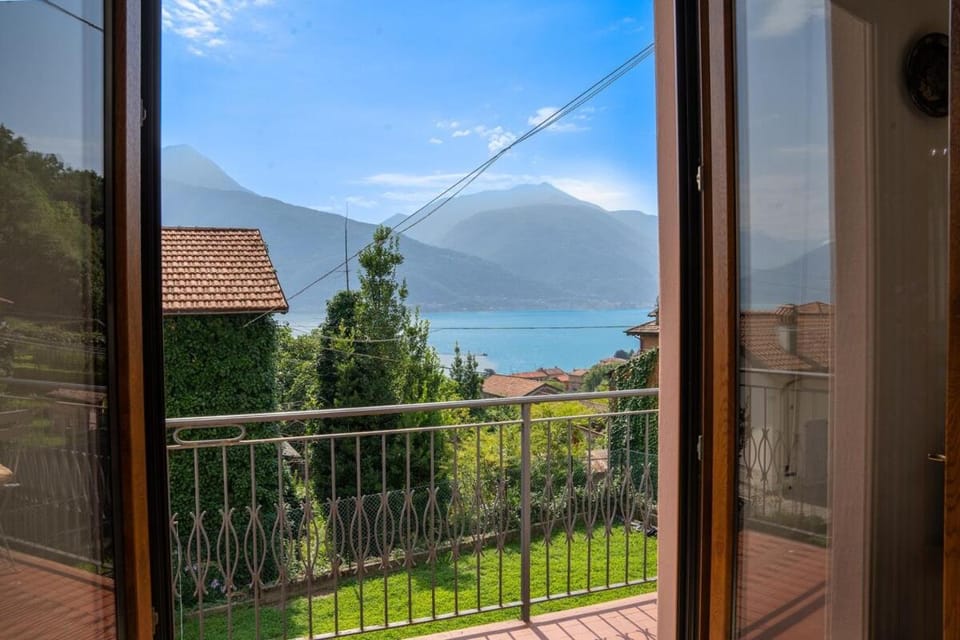 COMO LAKE VIEW Jasmin's Family House Apartment in Province of Lecco
