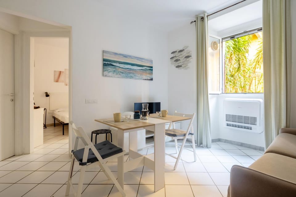 TV and multimedia, Kitchen or kitchenette, Living room, Seating area, Dining area, internet, air conditioner