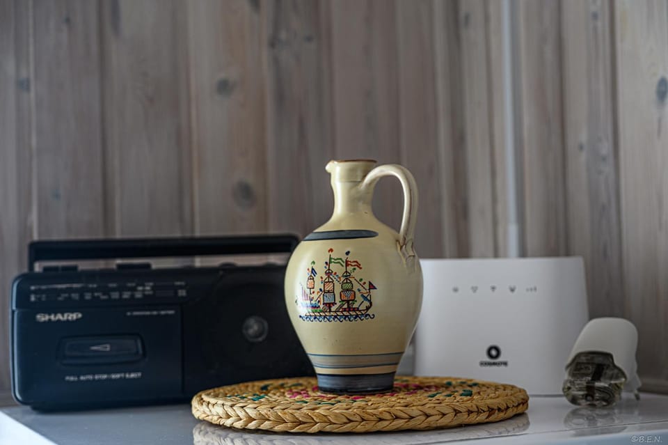 Kitchen or kitchenette, Seating area