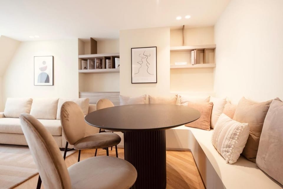 Stylish Triplex with Amazing Terrace near Louvre Apartment in Paris