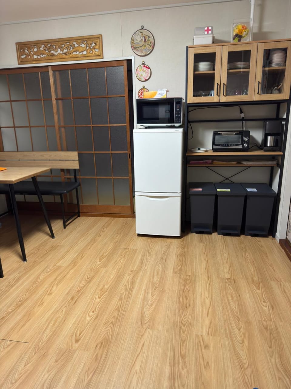 Dining area, minibar