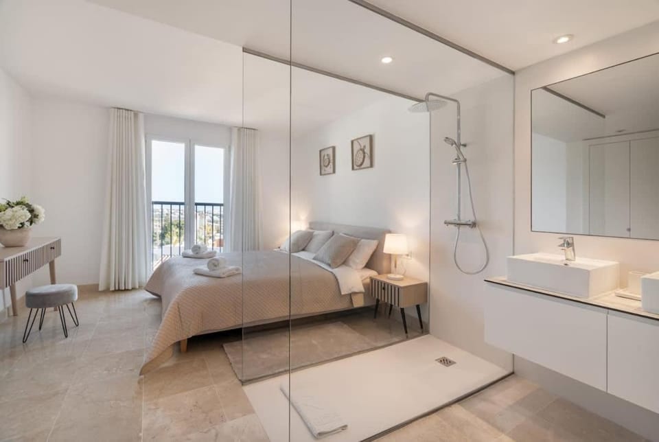 Shower, Bed, View (from property/room), Bedroom, wardrobe