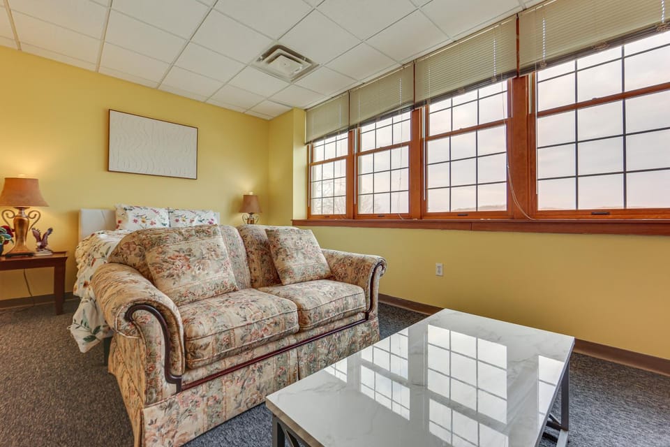 1 Mi to Allegheny River: New Kensington Studio! Apartment in Allegheny River
