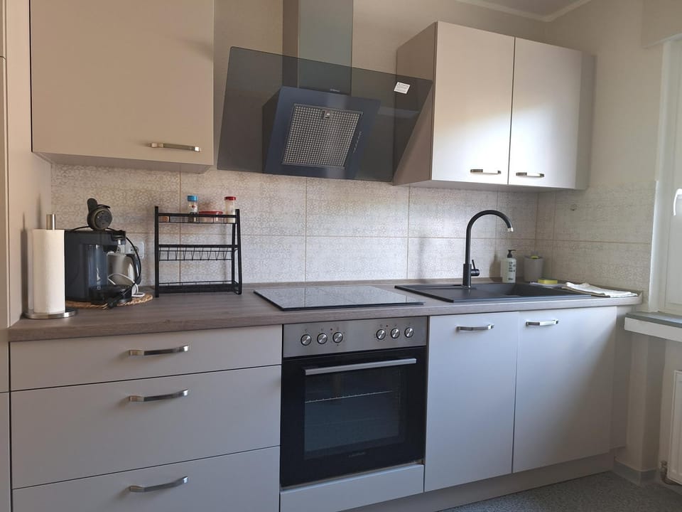 Kitchen or kitchenette, Living room