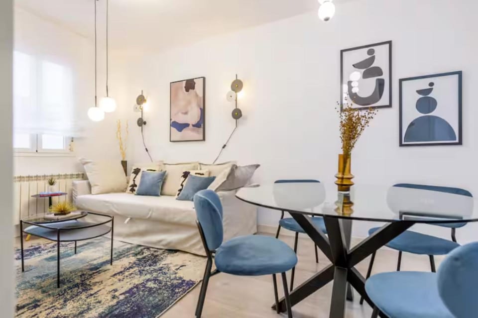Living room, Decorative detail, Dining area