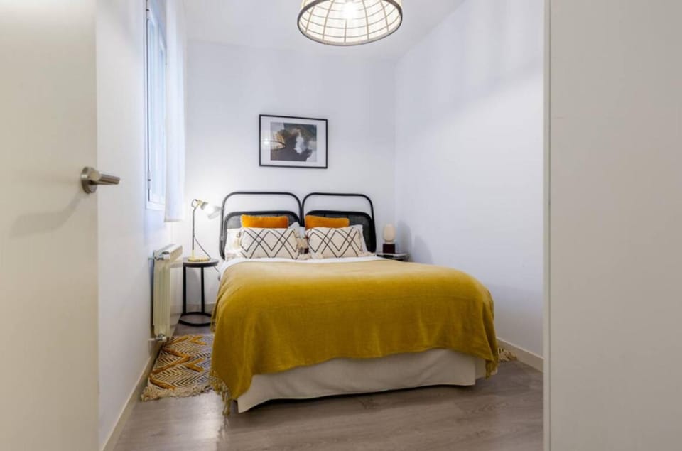 Bed, Photo of the whole room, Bedroom, heating