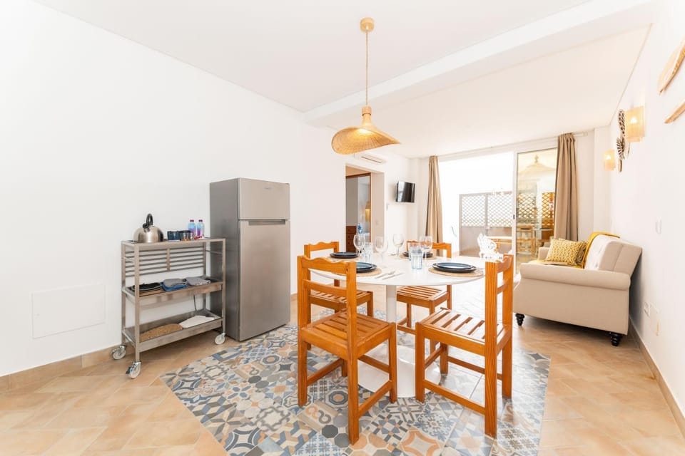 Living room, Dining area