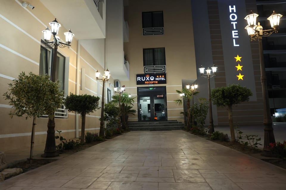 Facade/entrance, Night