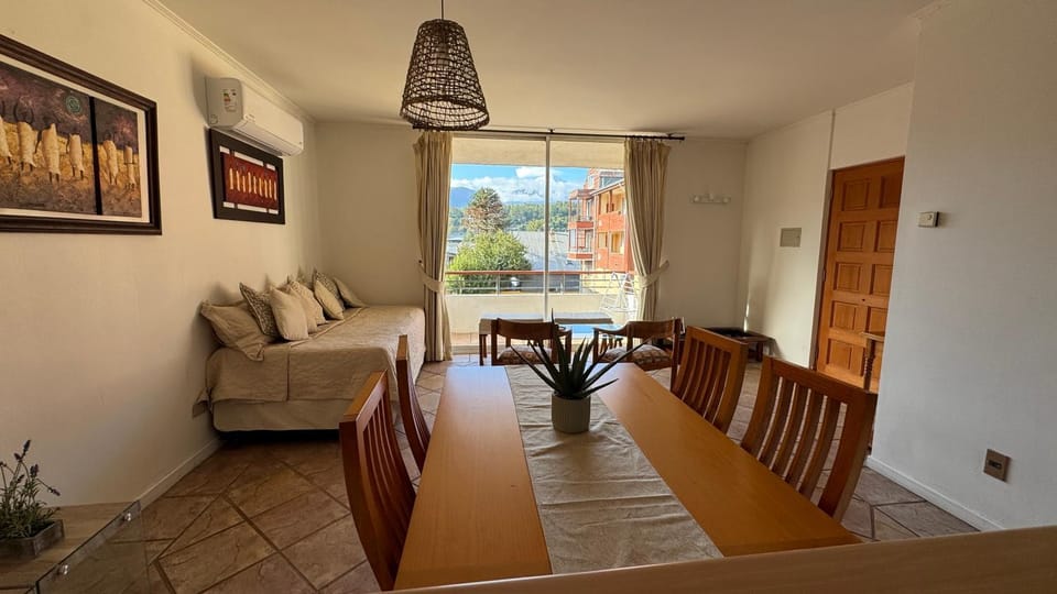 Photo of the whole room, Dining area