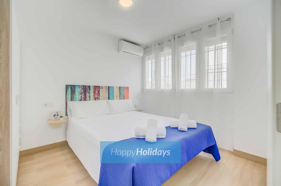 Bed, Photo of the whole room, Bedroom, towels, air conditioner