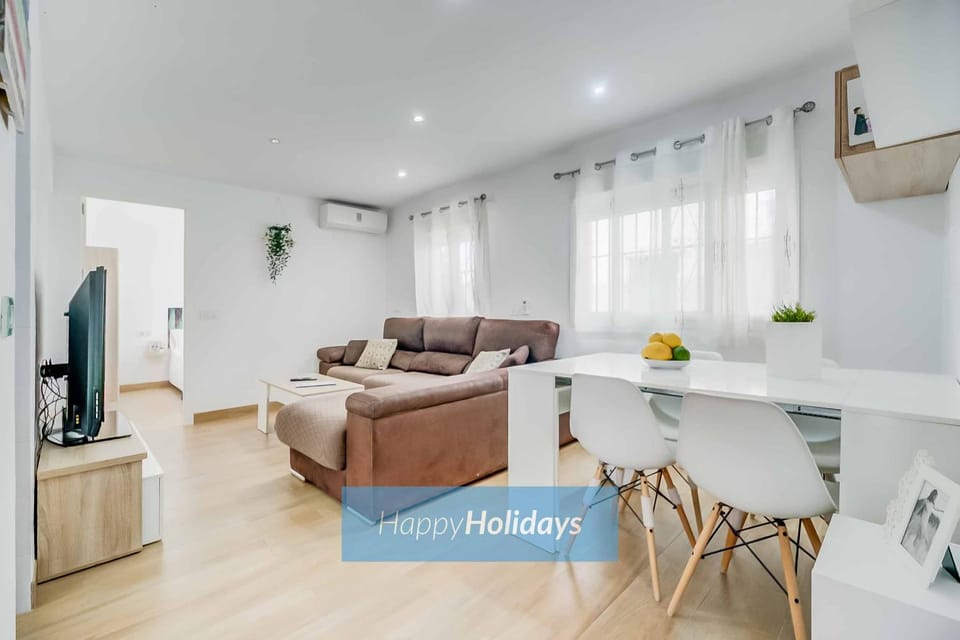 TV and multimedia, Living room, Dining area, air conditioner