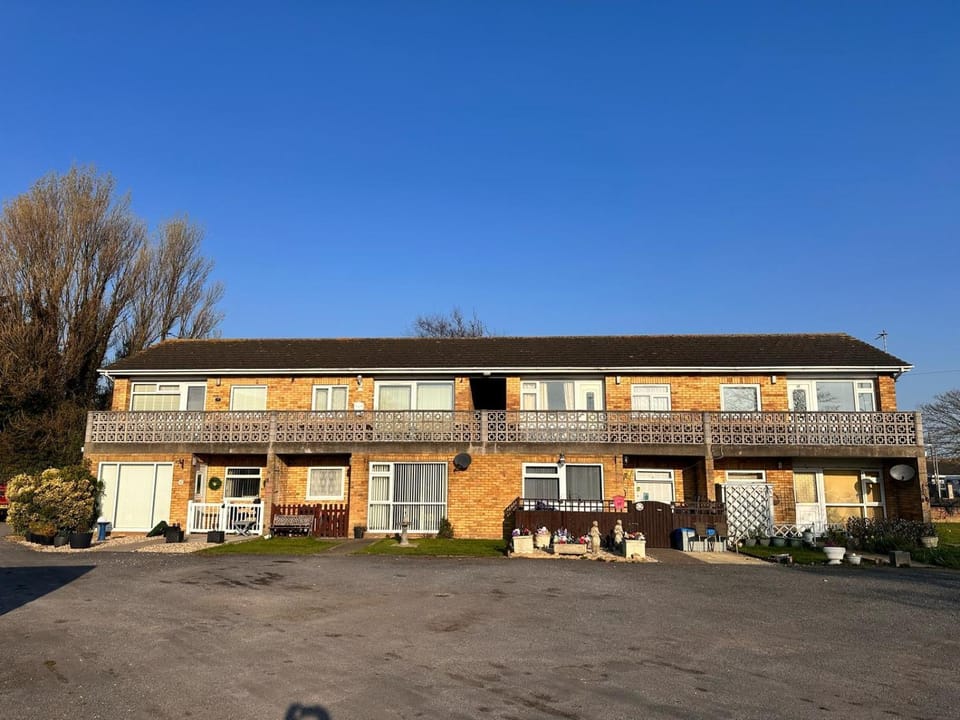 Sea Breeze Retreat Apartment in Chapel Saint Leonards