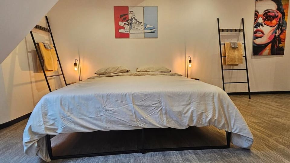 La tour des graffitis -T2-Wi-Fi Apartment in Wallonia, Belgium