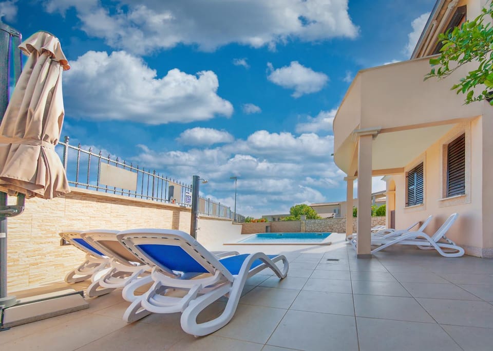 Garden, Balcony/Terrace, Swimming pool