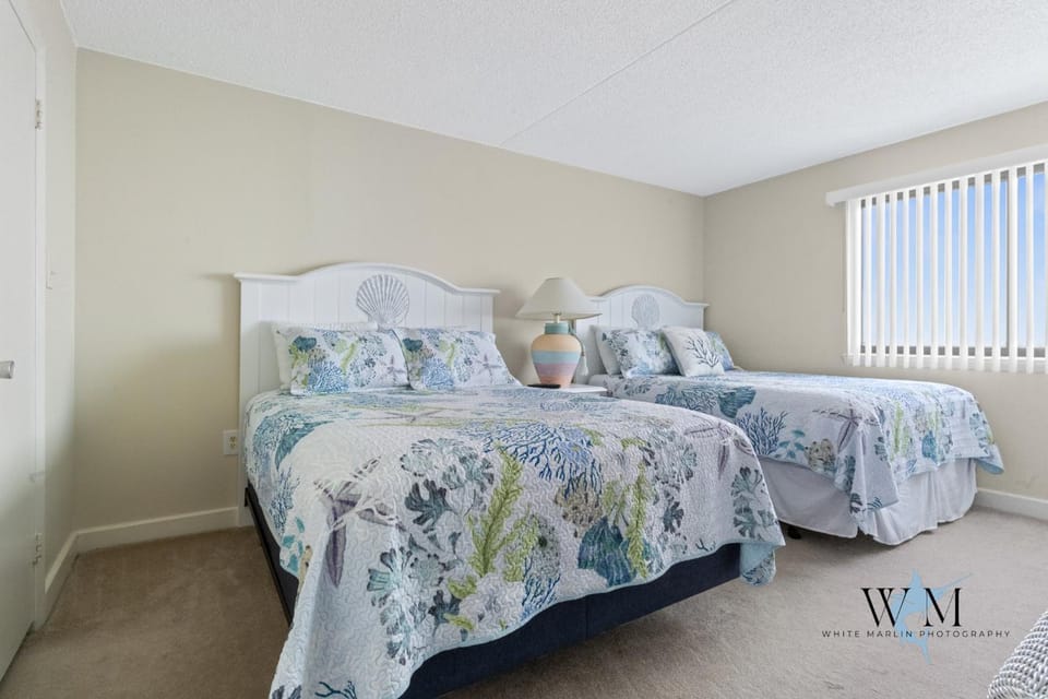 Ocean Front 2 Bedroom Condo at the Capri w Indoor and Outdoor Pool, Tennis Courts, Gym and more! Apartment in Ocean City
