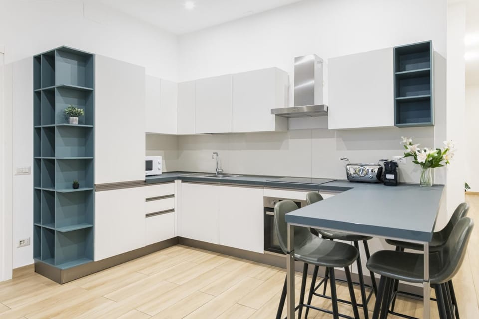 Coffee/tea facilities, Kitchen or kitchenette, Dining area, toaster