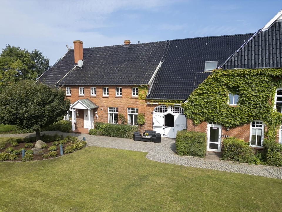 Property building, Garden view