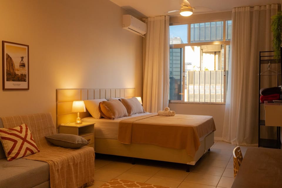 Bed, air conditioner