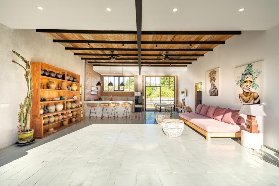 Kitchen or kitchenette, Living room, Dining area