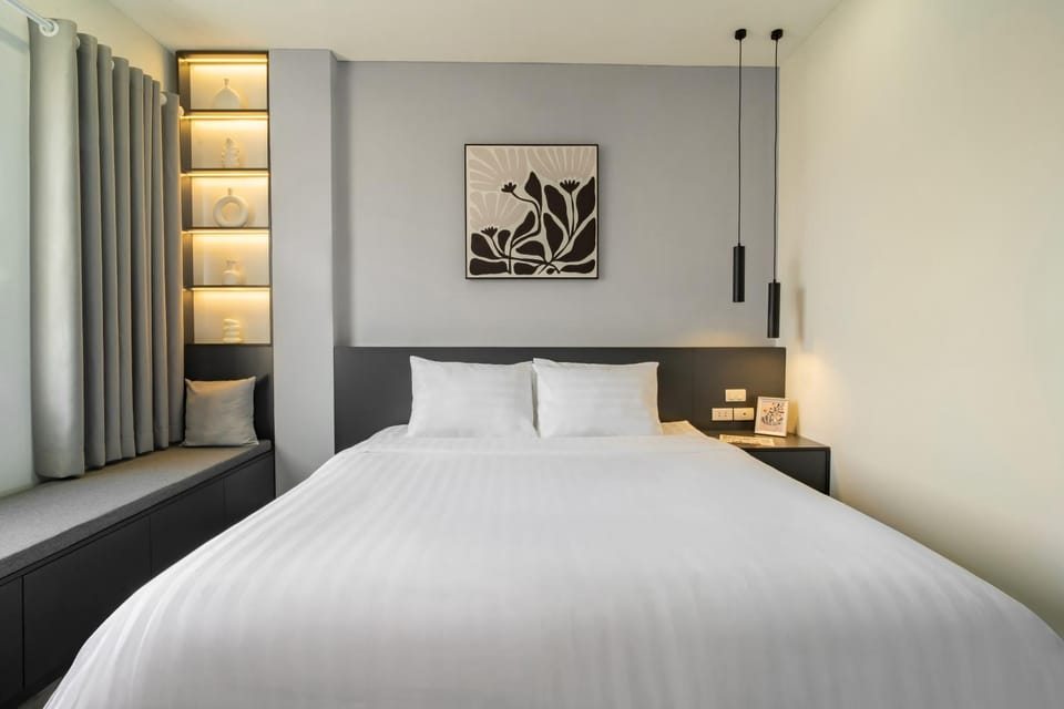 Bed, Photo of the whole room, Bedroom