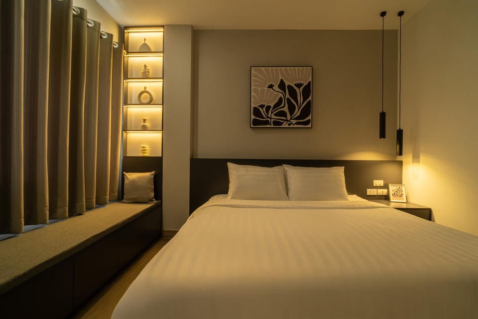 Bed, Photo of the whole room, Bedroom