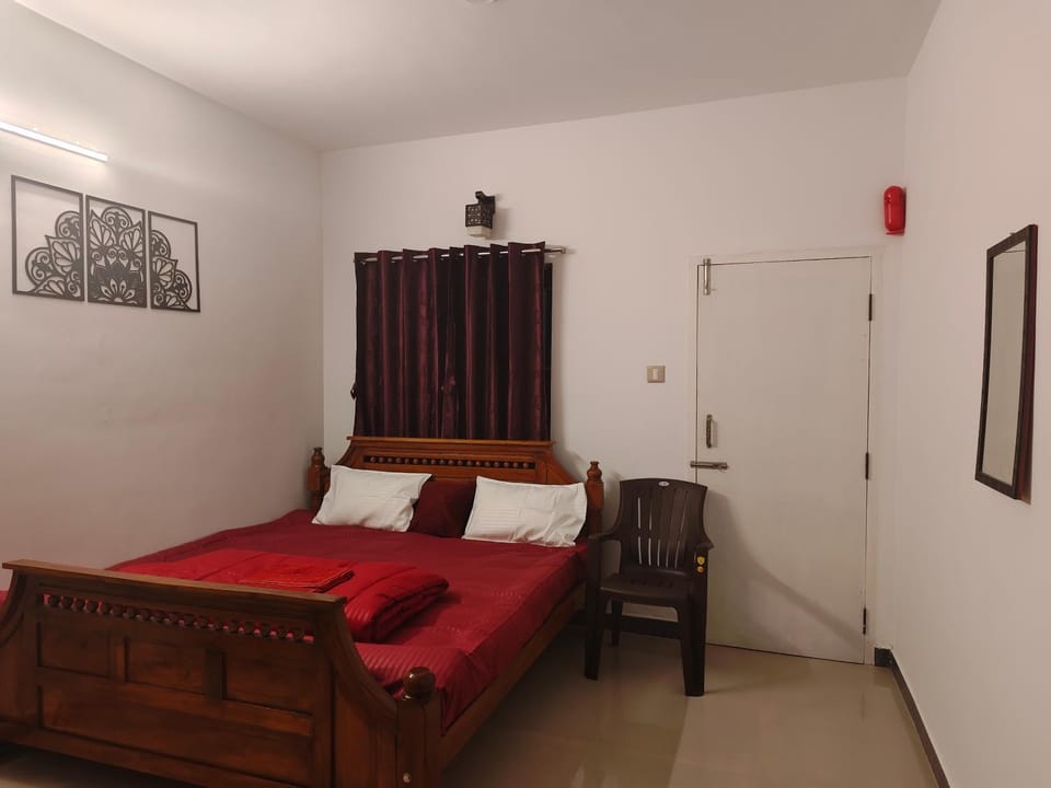 Photo of the whole room, Bedroom