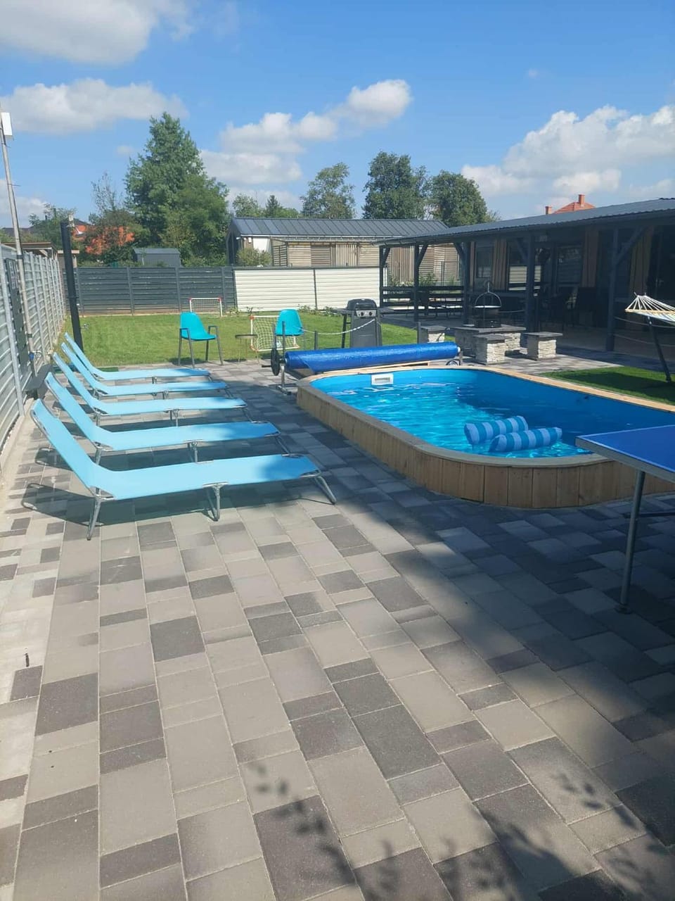 Swimming pool, Swimming pool