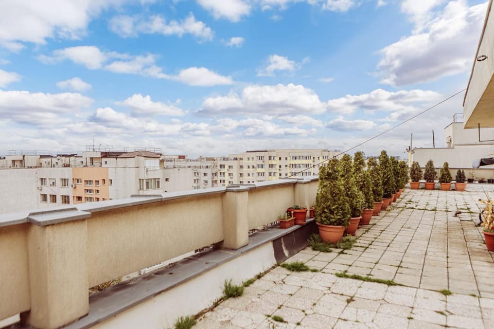 Property building, Day, View (from property/room), Balcony/Terrace, City view
