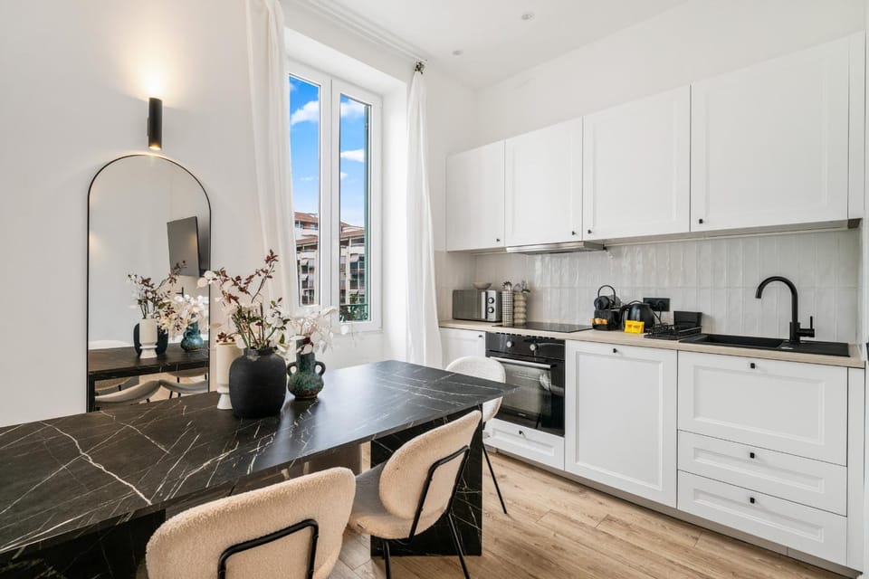 3BR Duplex for 6 - Nice Port Quarter | By Airnest Apartment in Nice