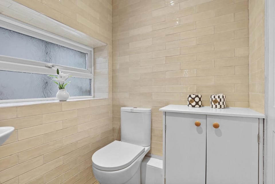 Toilet, Bathroom