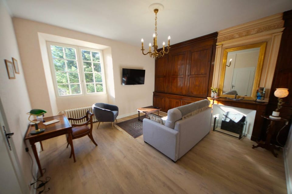 Communal lounge/ TV room, Living room