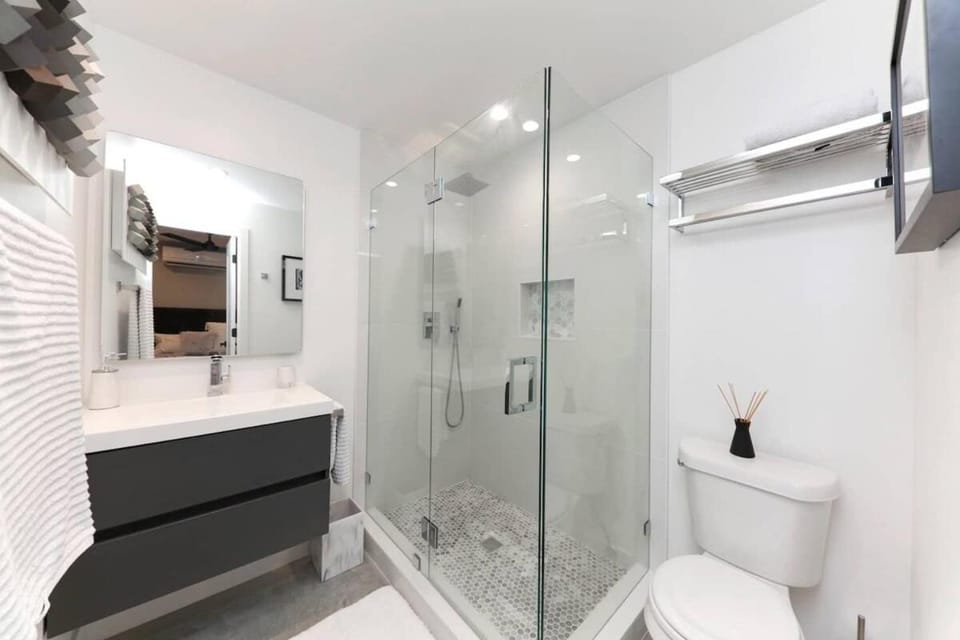 Shower, Bathroom, towels