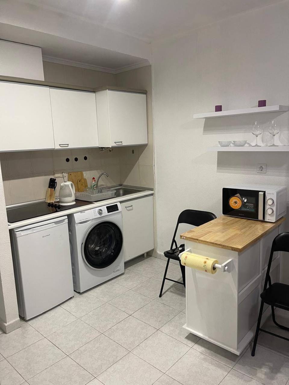 Kitchen or kitchenette