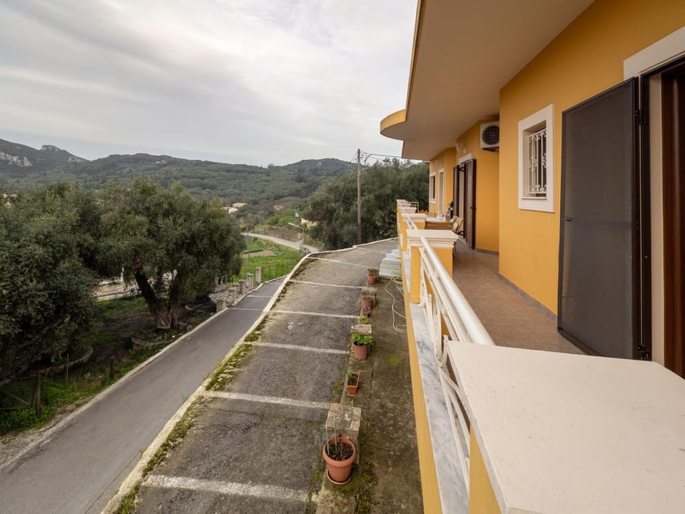 Balcony/Terrace, Street view