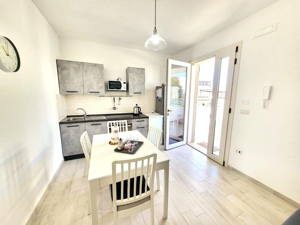 Kitchen or kitchenette, kitchen
