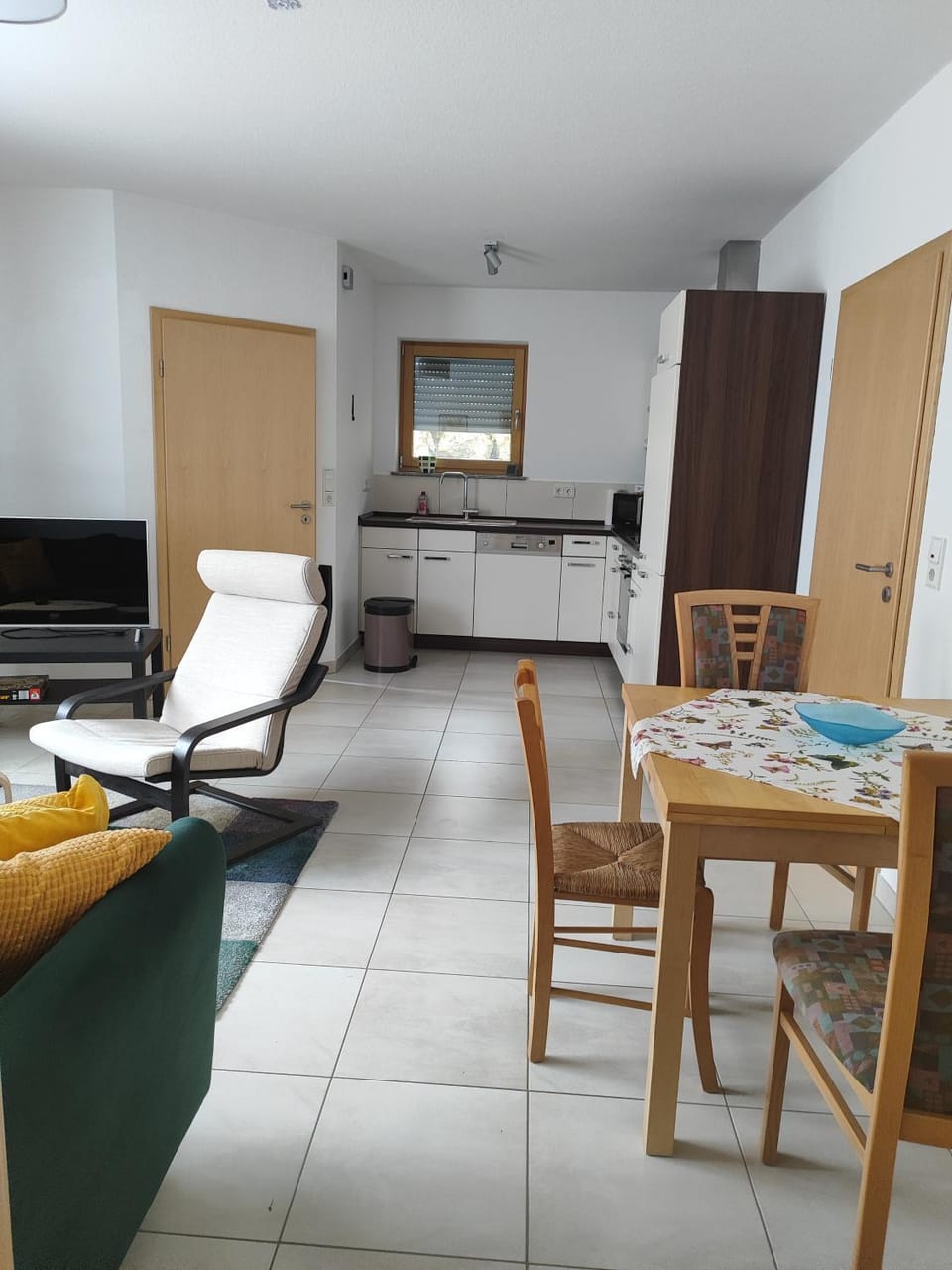 Kitchen or kitchenette, Photo of the whole room, Dining area