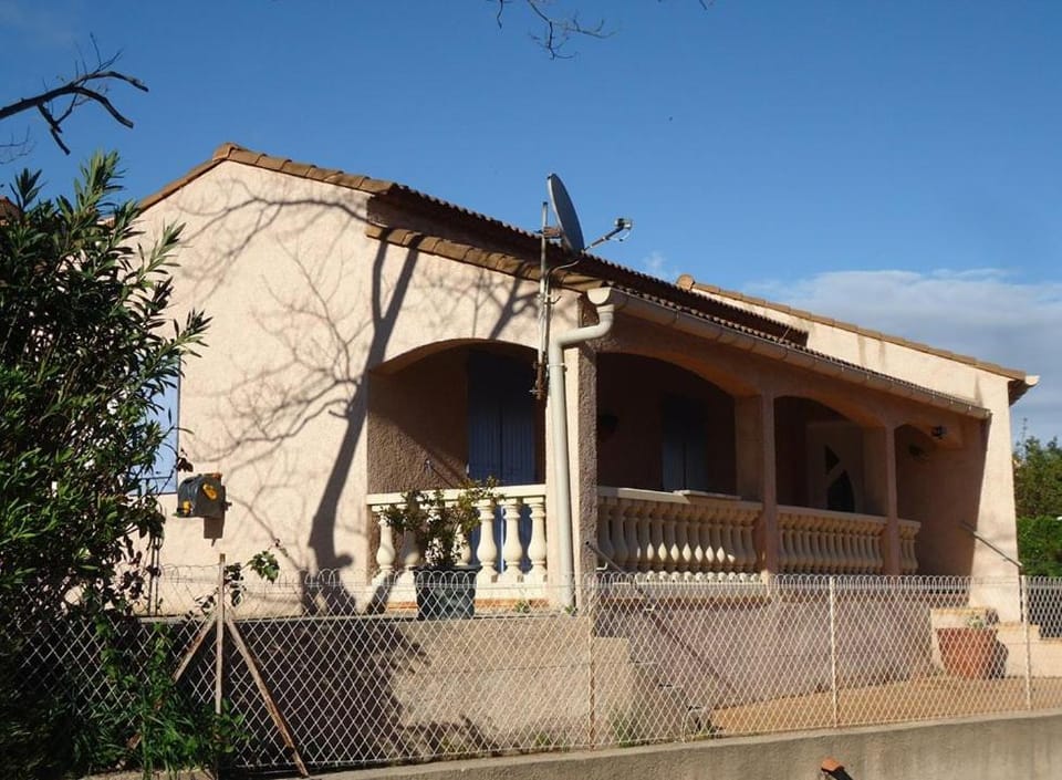 Villa de vacance climatisée 2 chambres vue mer WIFI Villa in Cavalaire-sur-Mer