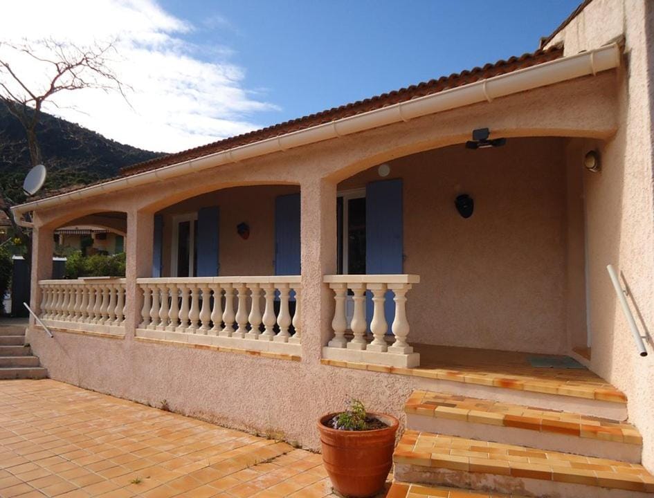Villa de vacance climatisée 2 chambres vue mer WIFI Villa in Cavalaire-sur-Mer
