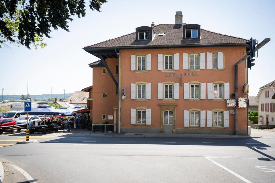 Property building, Location