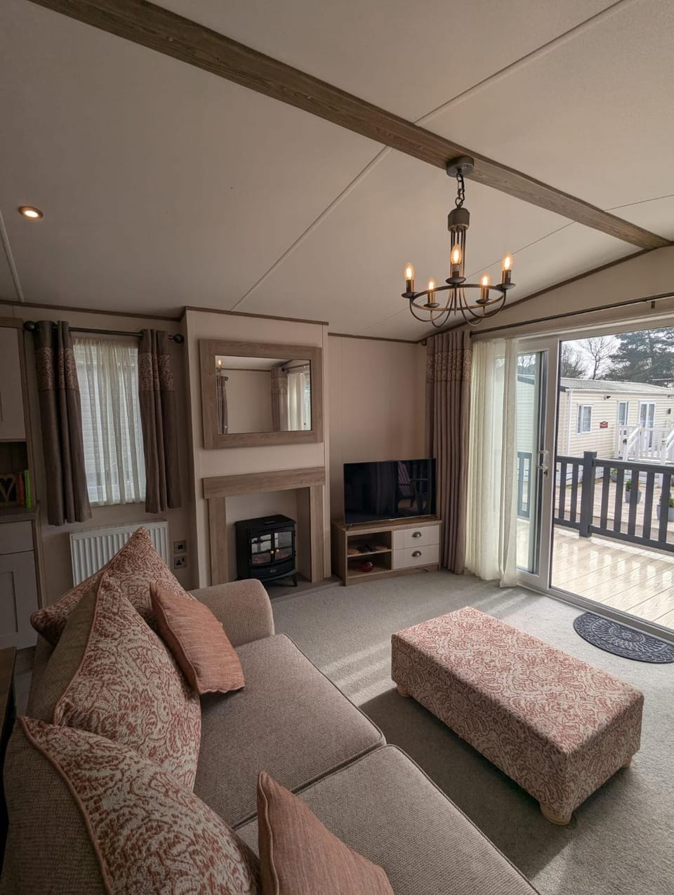 TV and multimedia, Living room, Seating area
