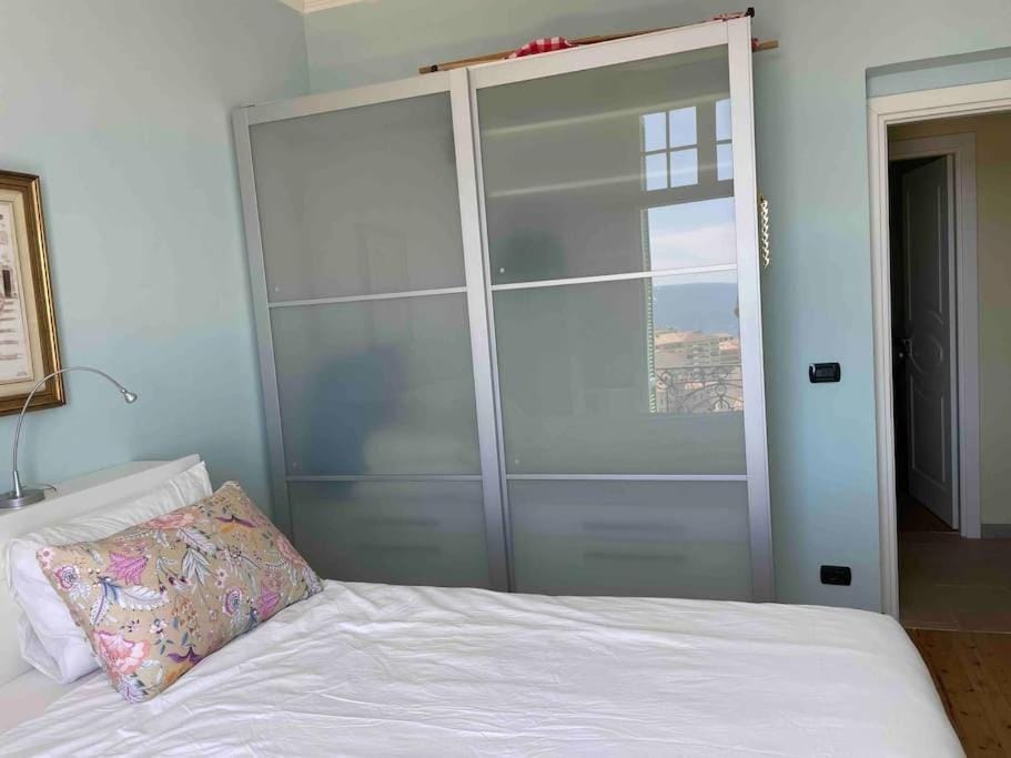 villawoho Spacious terraces, panoramic seaview in quiet area Apartment in Menton