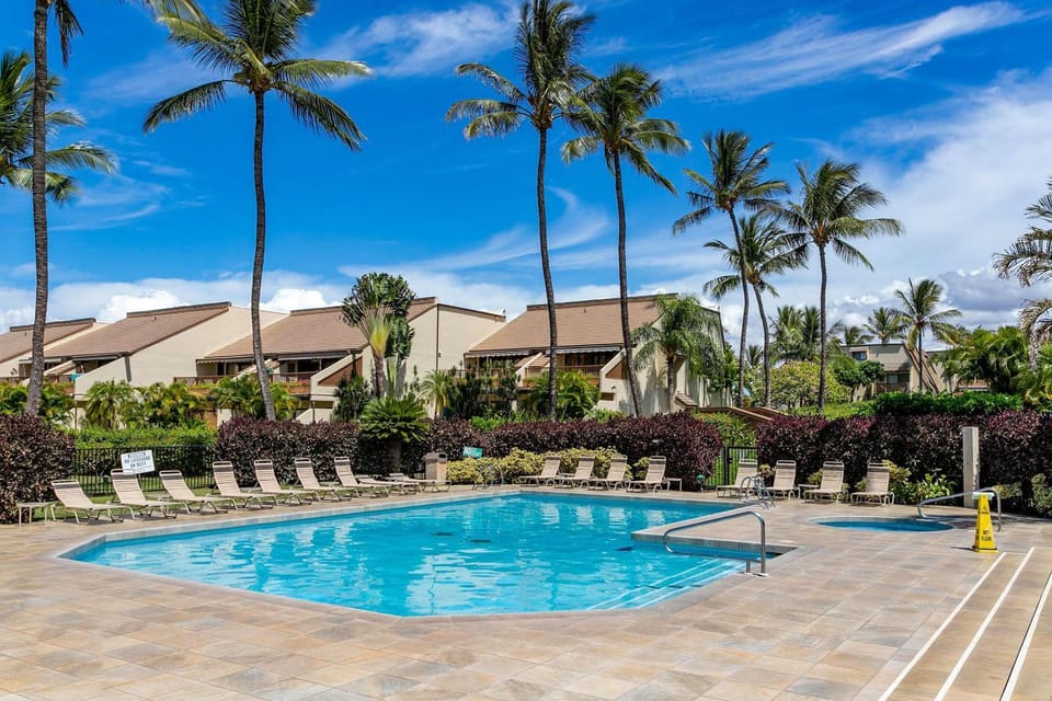 Maui Kamaole A-206 - Prime Location, Stunning Renovation, Large Lanai, Split AC! House in Wailea