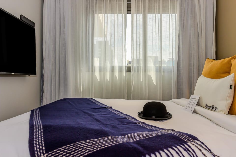 Bed, Day, TV and multimedia, Bedroom