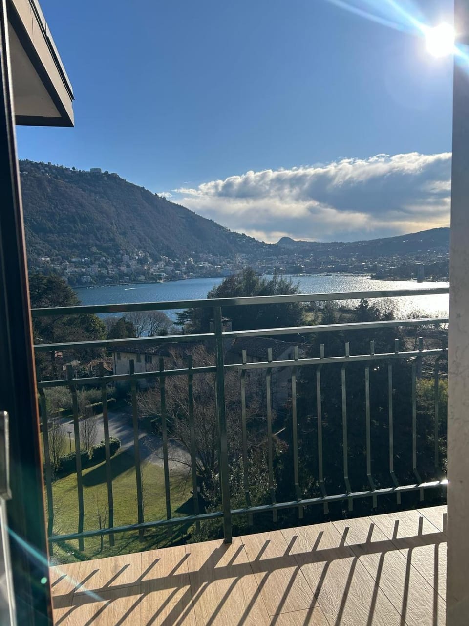 Balcony/Terrace, Lake view, Mountain view