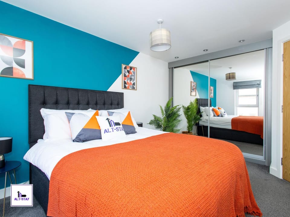 Bed, Photo of the whole room, Bedroom