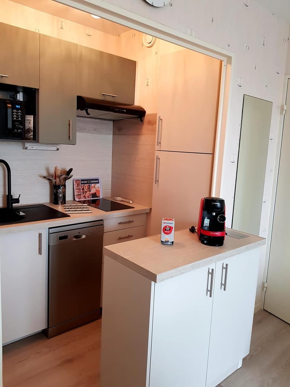 Kitchen or kitchenette, stove