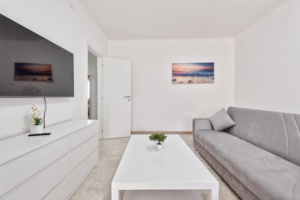 TV and multimedia, Seating area