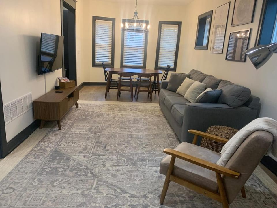 Communal lounge/ TV room, TV and multimedia, Living room, Seating area