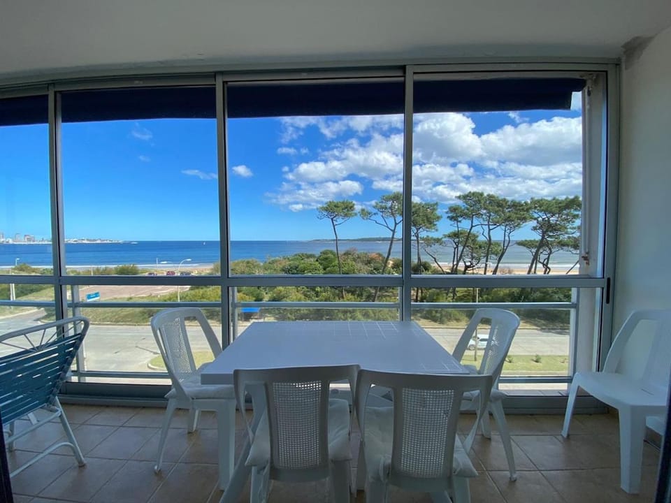 Apartamento en Playa Mansa Punta del Este Apartment in Punta del Este