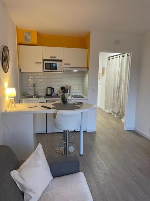 Studio au cœur de la Napoule, plages et village à pied Apartment in Mandelieu-La Napoule